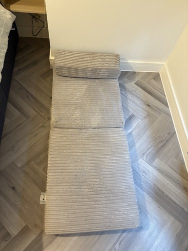 Fold out guest - fold-out, with